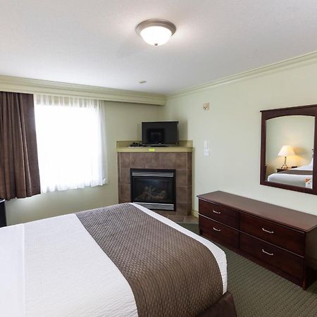 Quality Inn & Suites Whitecourt Eksteriør billede