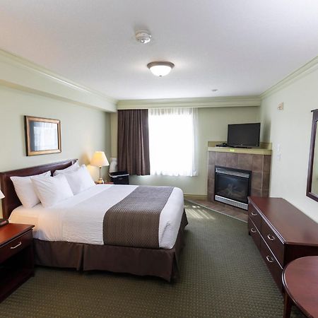Quality Inn & Suites Whitecourt Eksteriør billede