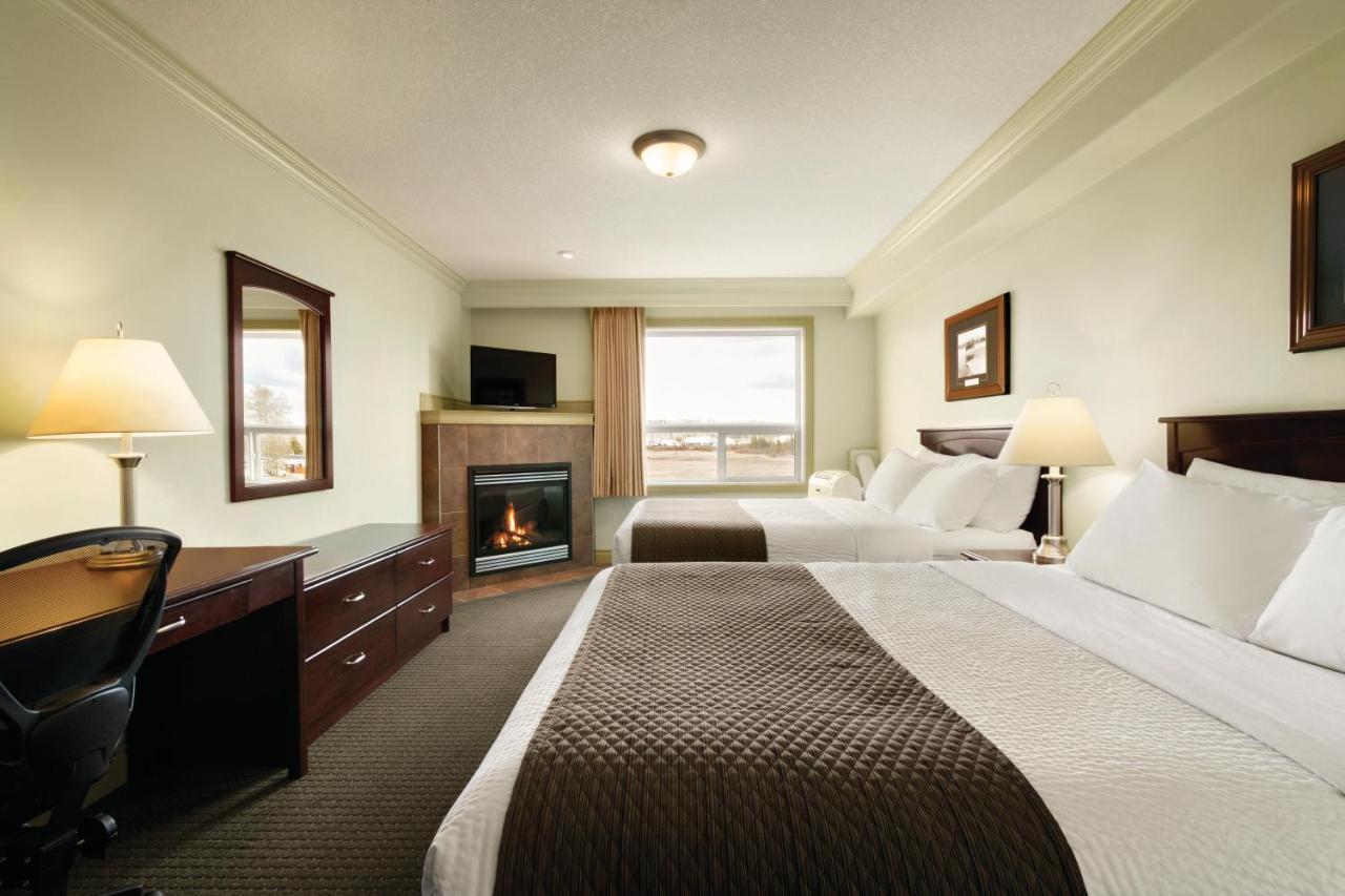 Quality Inn & Suites Whitecourt Eksteriør billede