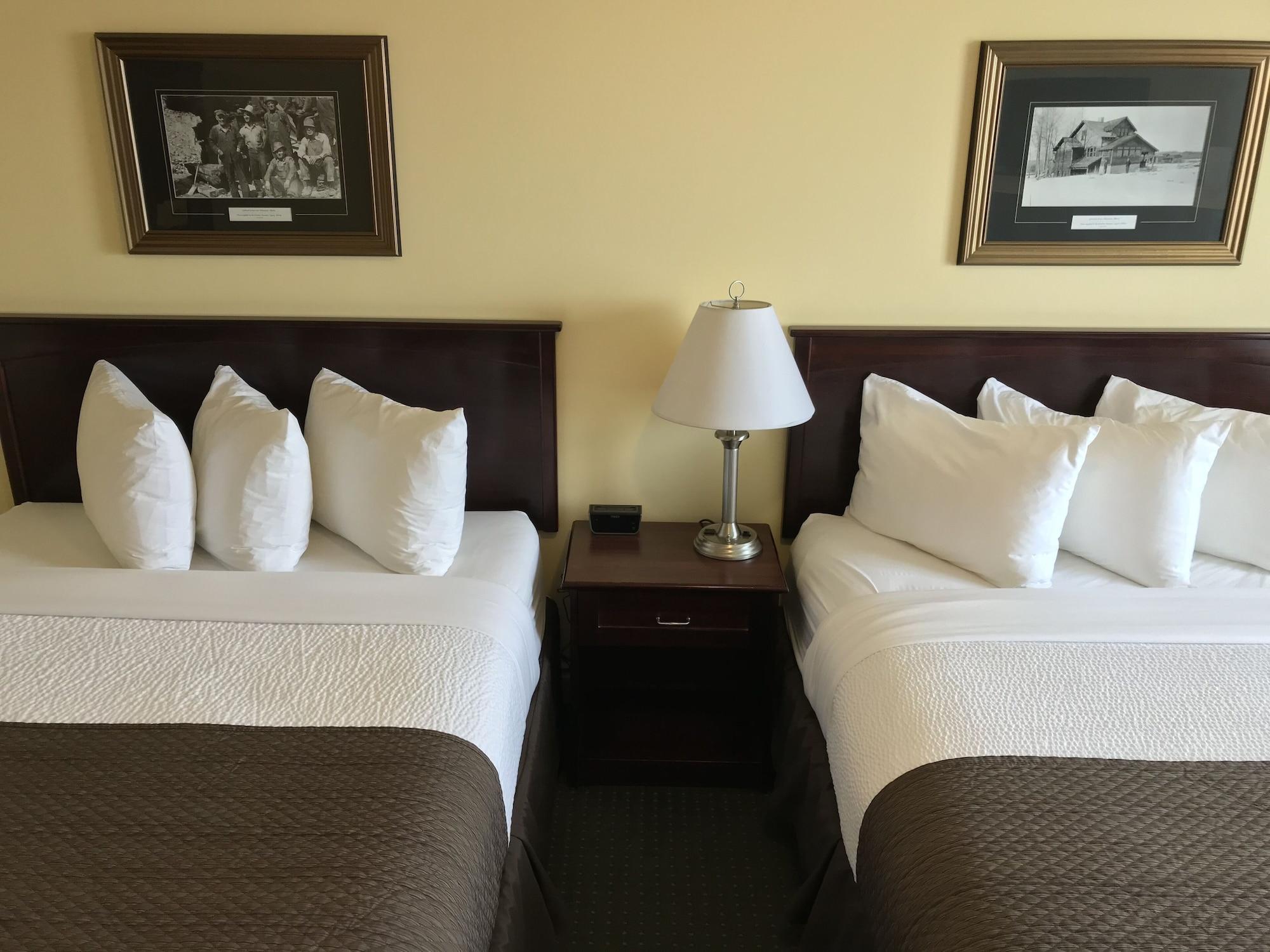 Quality Inn & Suites Whitecourt Eksteriør billede