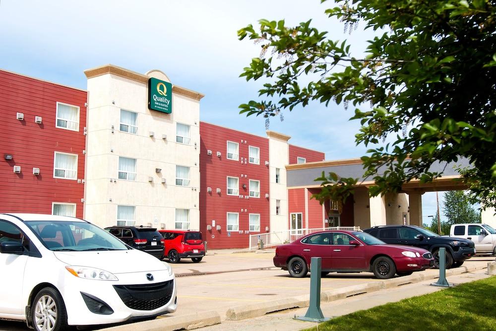 Quality Inn & Suites Whitecourt Eksteriør billede