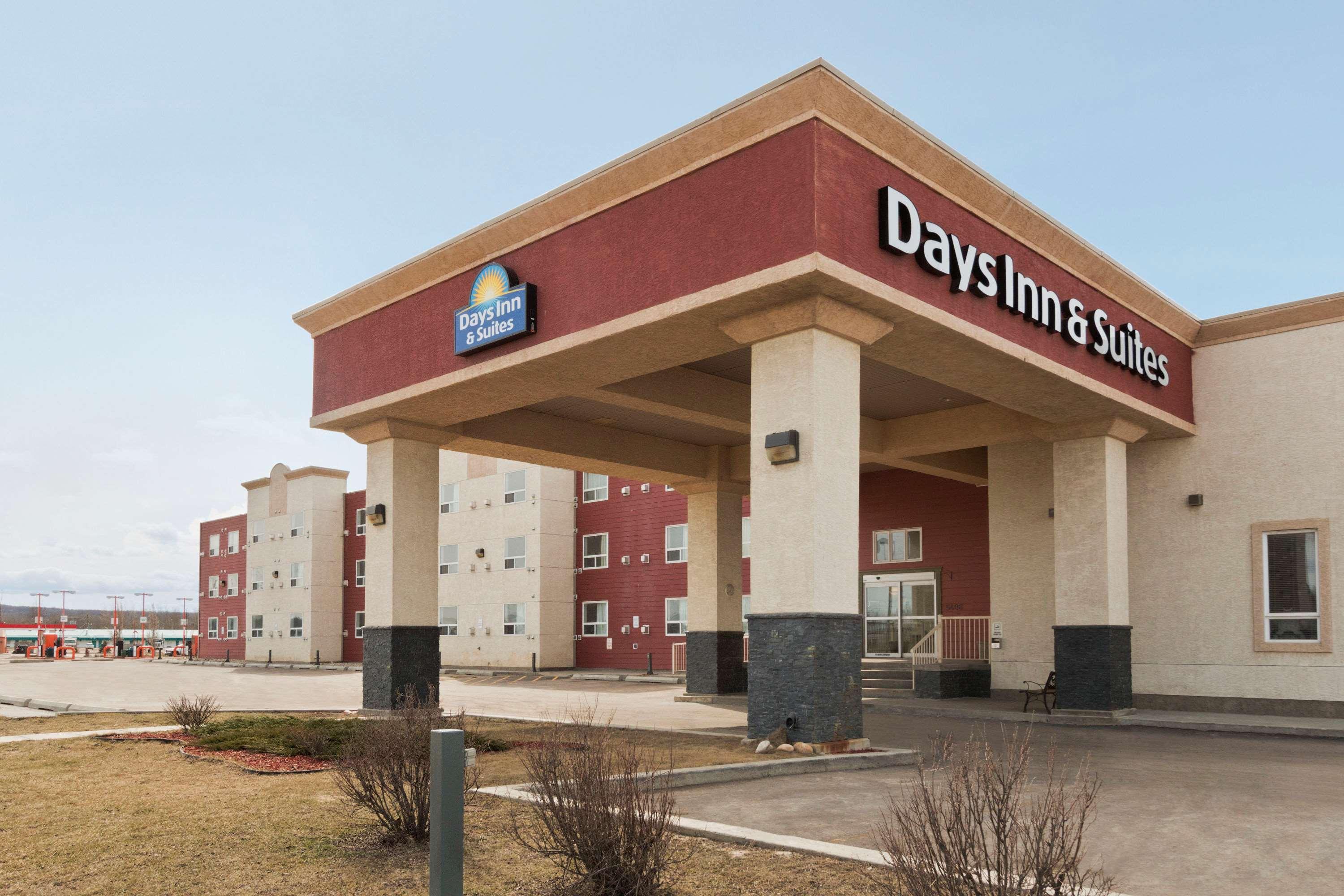 Quality Inn & Suites Whitecourt Eksteriør billede