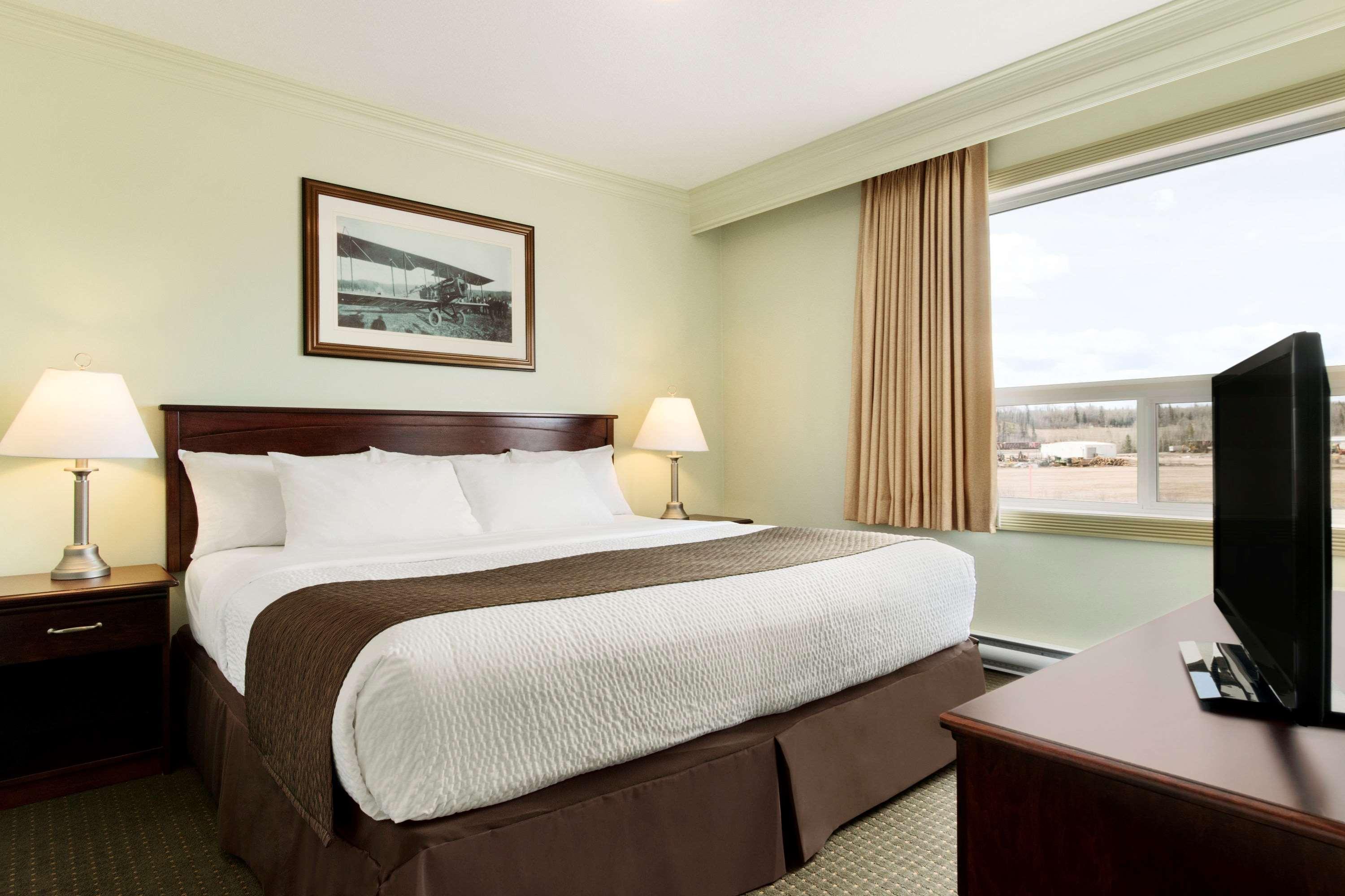 Quality Inn & Suites Whitecourt Eksteriør billede