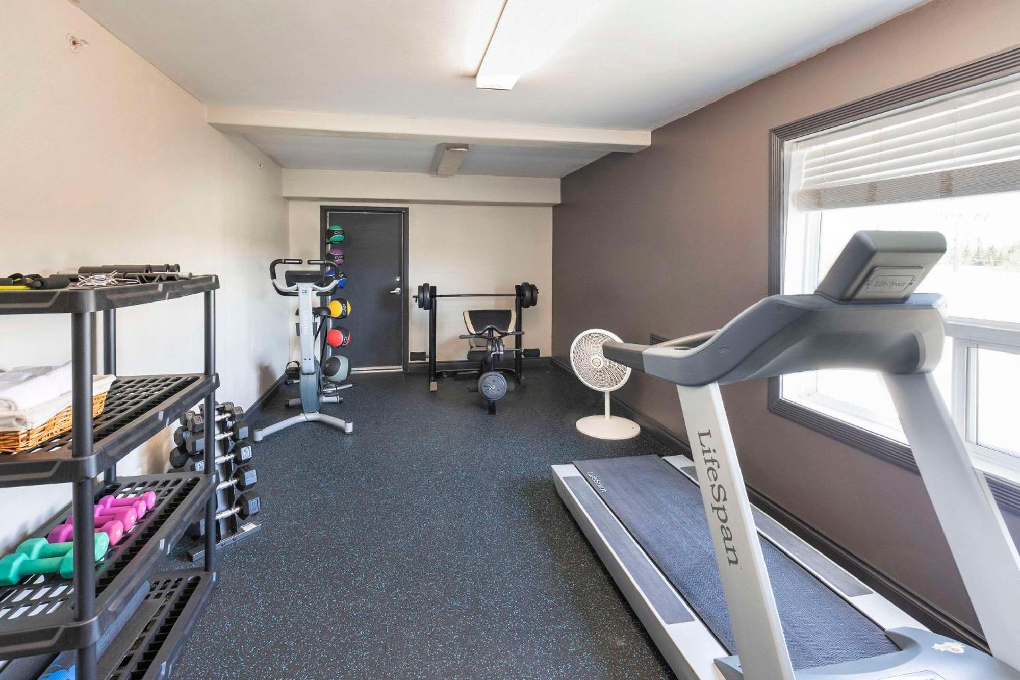 Quality Inn & Suites Whitecourt Eksteriør billede
