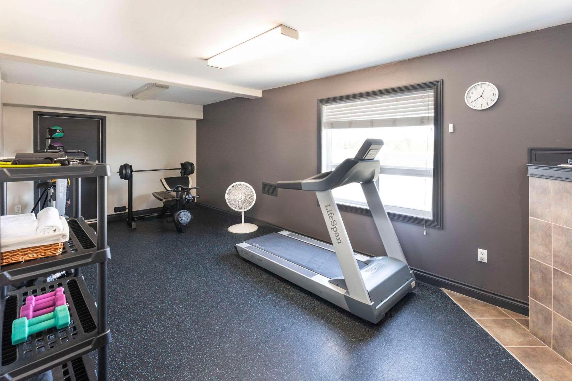 Quality Inn & Suites Whitecourt Eksteriør billede