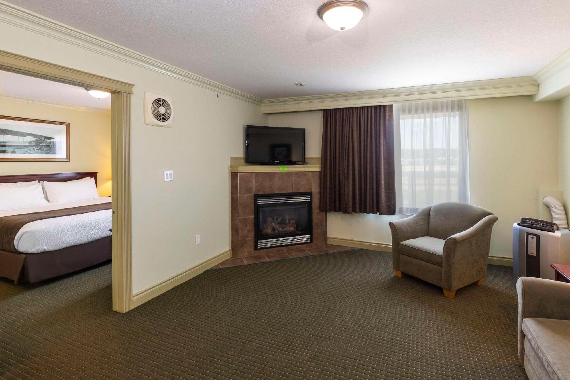Quality Inn & Suites Whitecourt Eksteriør billede