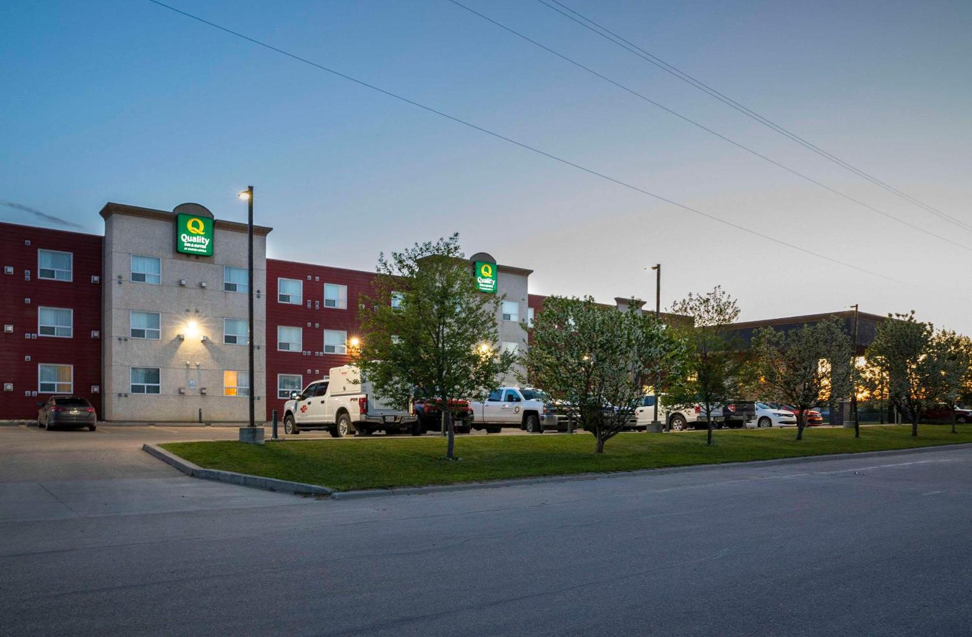 Quality Inn & Suites Whitecourt Eksteriør billede